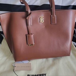Burberry Tote Bag Brown 🤍